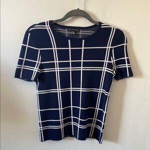 Saks Fifth Avenue Blue and White Fitted Graphic Short Sleeve Tee